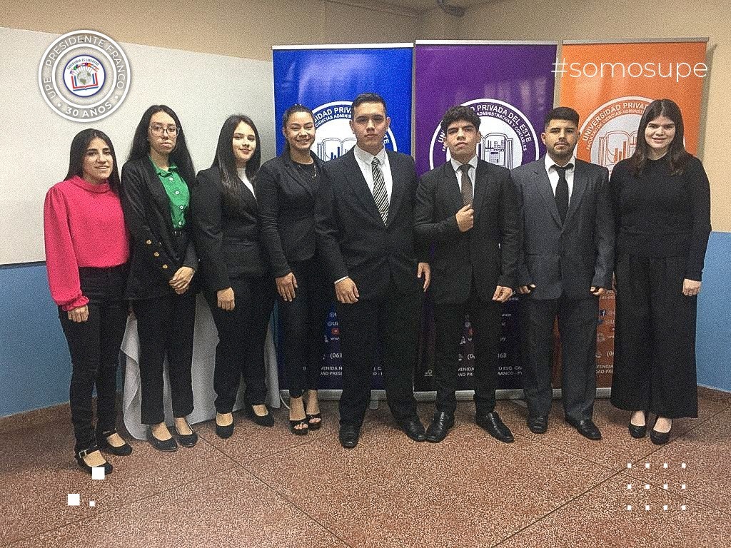 Alumnos del 1er. curso de Ciencias Contables presentan trabajo final de semestre en Metodología de la Investigación